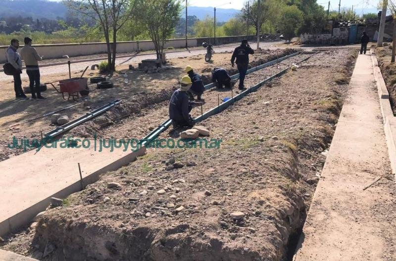 Avanzan obras de urbanización en La Isla del Barrio San Martín 3 Avanzan obras de urbanizacion en La Isla del Barrio San Martin 2