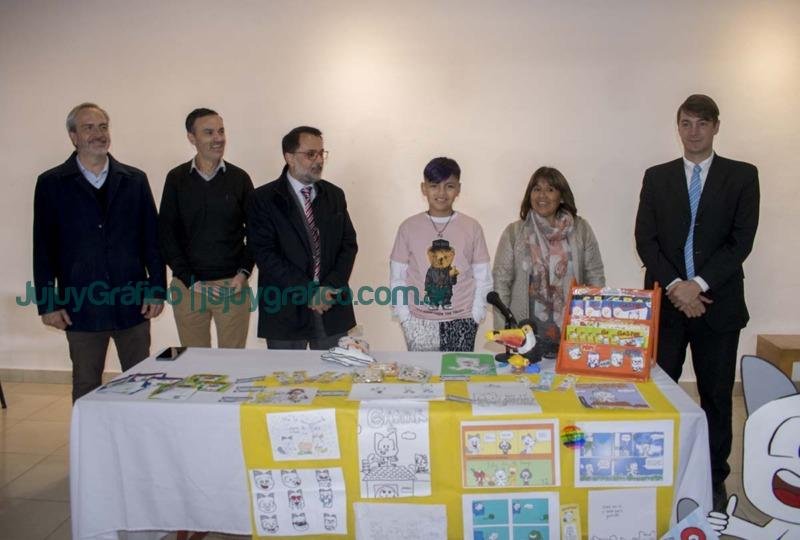 Entrega de ejemplares de la historieta Gaspar Cuenta 2