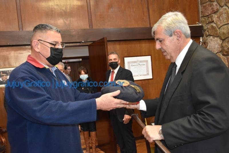 La Legislatura resguardará espada y gorra militar del Coronel Manuel Álvarez Prado 4 La Legislatura resguardara espada y gorra militar del Coronel Manuel Alvarez Prado 2