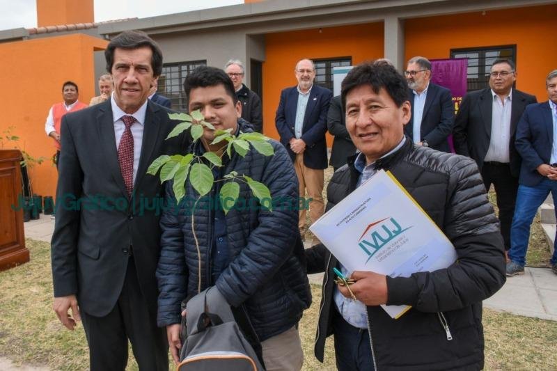 60 viviendas se entregaron en el barrio Alto Comedero 3