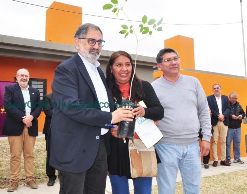 60 viviendas se entregaron en el barrio Alto Comedero 6
