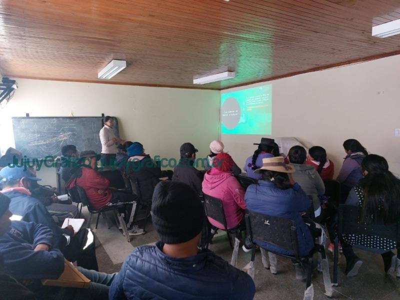 Capacitaciones para emprendedores en Turismo Rural Comunitario 2 Capacitaciones para emprendedores en Turismo Rural Comunitario 2