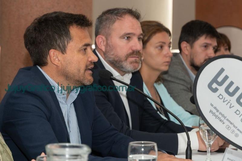 El COPROTUR reunió a los actores del turismo de Jujuy 4 El COPROTUR reunio a los actores del turismo de Jujuy 1