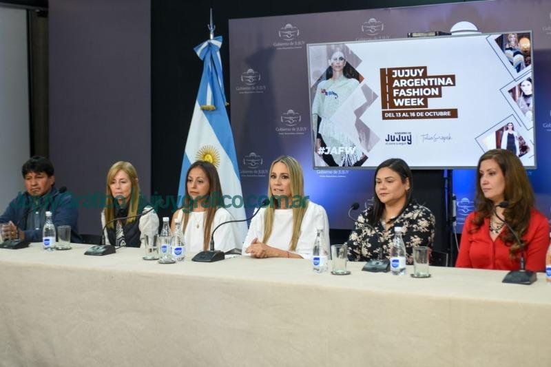 Jujuy Argentina Fashion Week: Tulia Snopek presentó a los diseñadores seleccionados 2 Jujuy Argentina Fashion Week Tulia Snopek presento a los disenadores seleccionados 1
