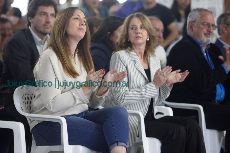 Morales inauguró una escuela secundaria en Monterrico 4 Morales inauguro una escuela secundaria en Monterrico 3