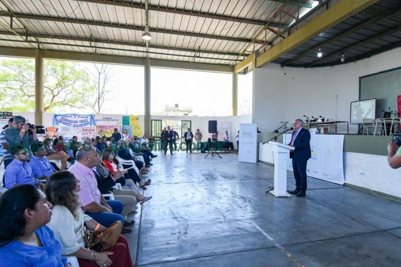 Morales paseó por la Feria de la Ciencia en San Pedro 2 Morales paseo por la Feria de la Ciencia en San Pedro 3