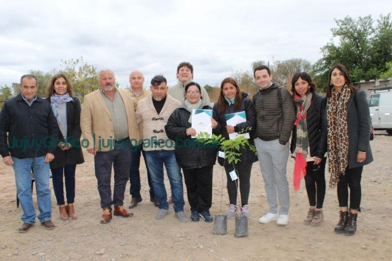 Obras y regularizacion 25 anos de sector de Barrio Malvinas 1