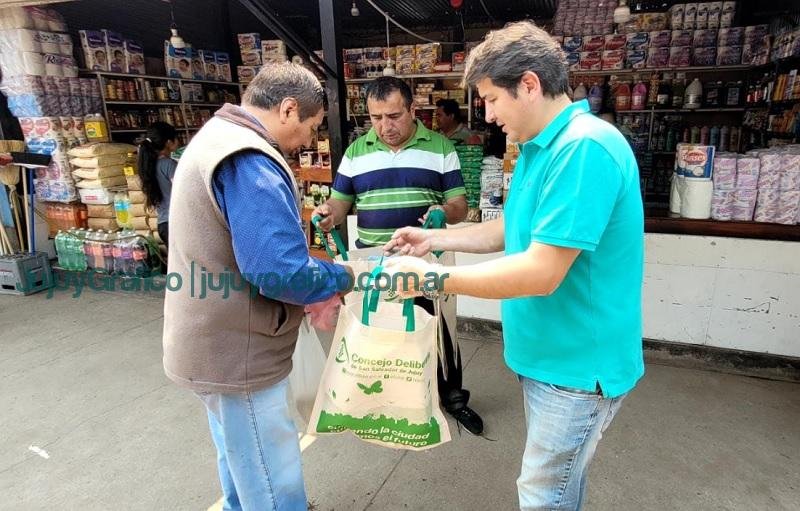 Concientización para erradicar las bolsas de plástico en San Salvador de Jujuy 2 Concientizacion para erradicar las bolsas de plastico en San Salvador de Jujuy 1