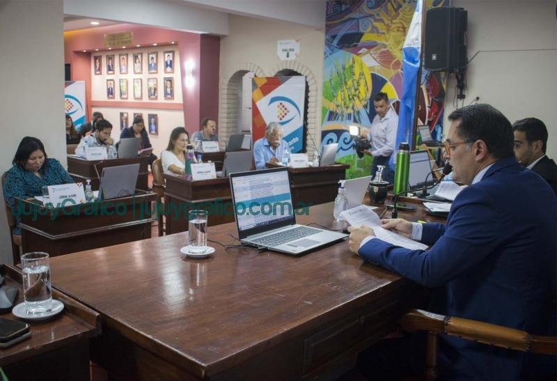 Entró el Presupuesto municipal 2023 en el Concejo y se aprobó el aumento de taxi 3 Entro el Presupuesto municipal 2023 en el Concejo y se aprobo el aumento de taxi 2