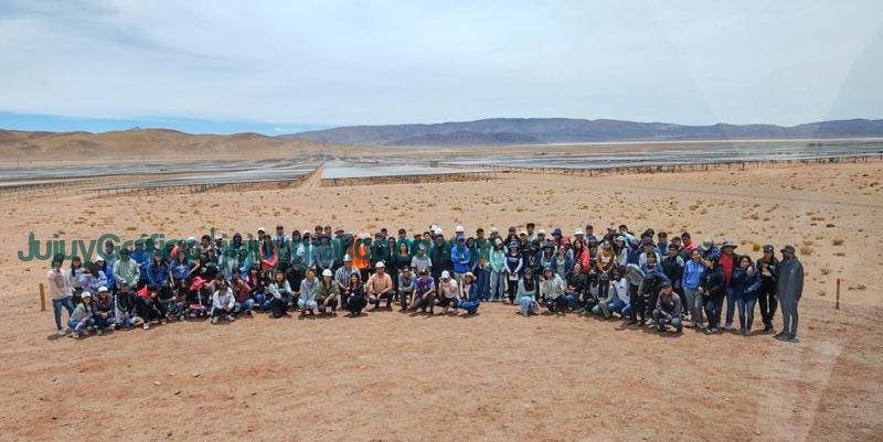 Alumnos de La Quiaca pasearon por el Parque Solar Cauchari 13 Estudiantes La Quiaca pasearon por el Parque Solar Cauchari 1