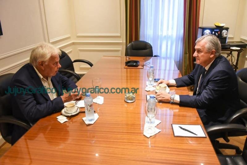 Morales con el expresidente espanol Felipe Gonzalez 2