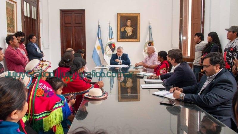 Morales puso fin del conflicto en Caspala yu afirmo la construccion de escuela y una nueva cancha 12