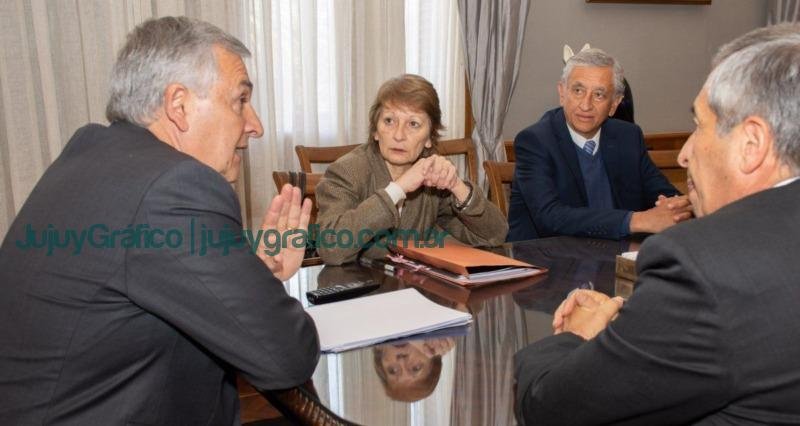 Morales recibio a miembros del Tribunal de Cuentas 1