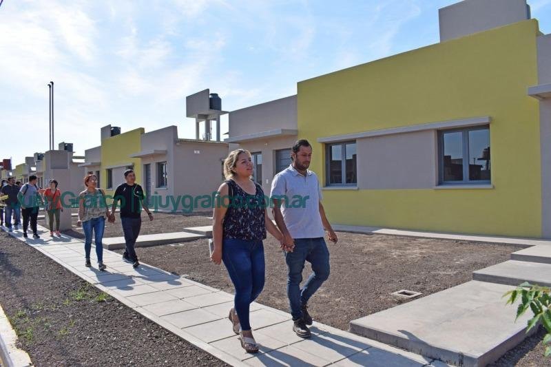 30 adjudicatarios conocen su futura vivienda en Alto Comedero 2 30 adjudicatarios conocen su futura vivienda en Alto Comedero 4