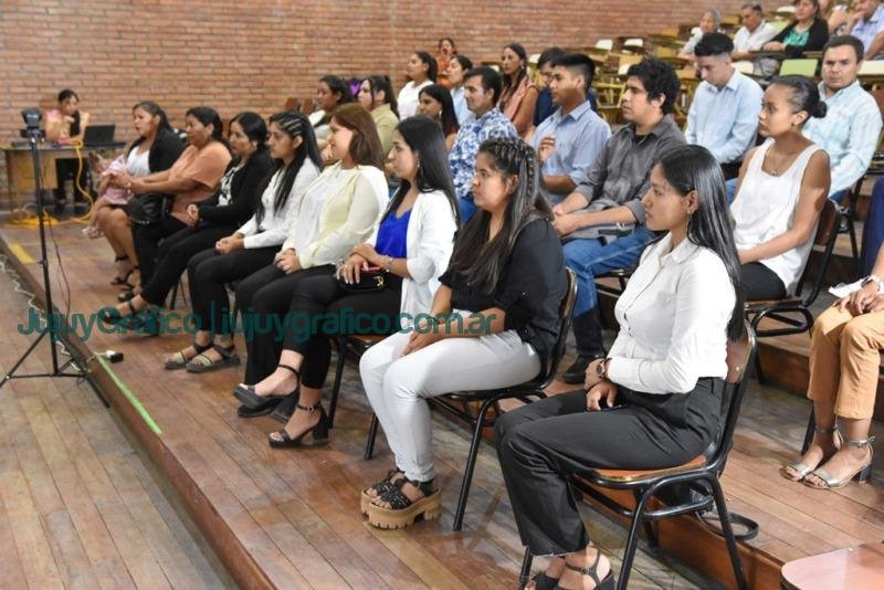 Egresaron de la 2ª Diplomatura Universitaria en Habilidades Digitales de Ledesma 4 Egresaron de la 2a Diplomatura en Habilidades Digitales UNJu Ledesma 1