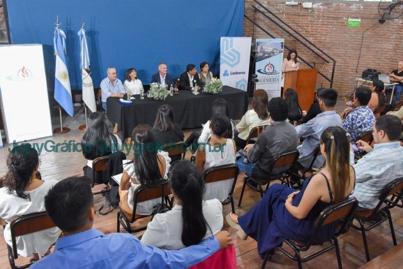 Egresaron de la 2ª Diplomatura Universitaria en Habilidades Digitales de Ledesma 3 Egresaron de la 2a Diplomatura en Habilidades Digitales UNJu Ledesma 2