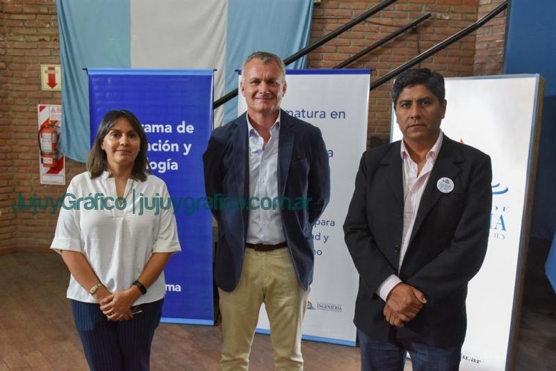 Egresaron de la 2ª Diplomatura Universitaria en Habilidades Digitales de Ledesma 2 Egresaron de la 2a Diplomatura en Habilidades Digitales UNJu Ledesma 3
