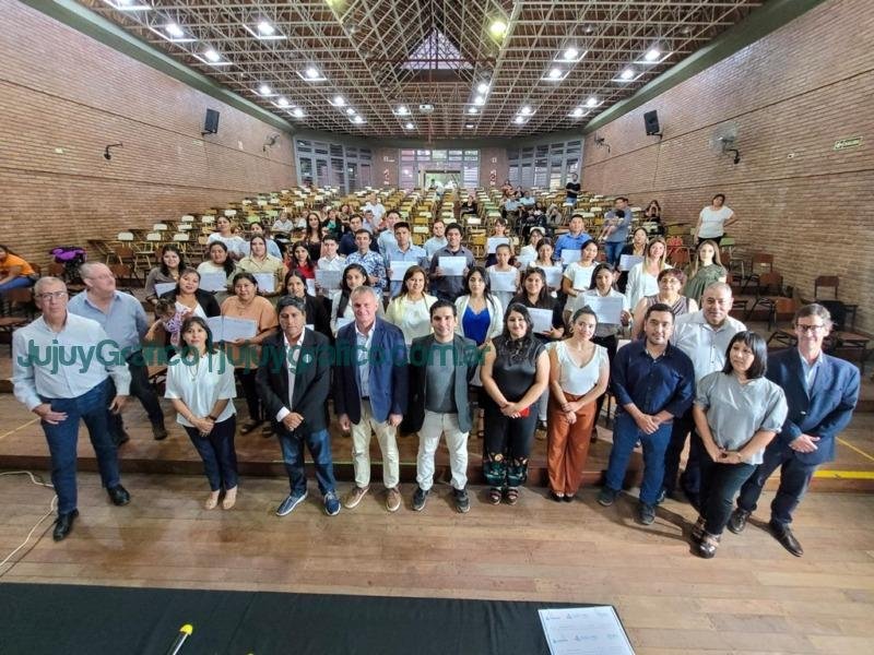 Egresaron de la 2ª Diplomatura Universitaria en Habilidades Digitales de Ledesma 28 Egresaron de la 2a Diplomatura en Habilidades Digitales UNJu Ledesma 4