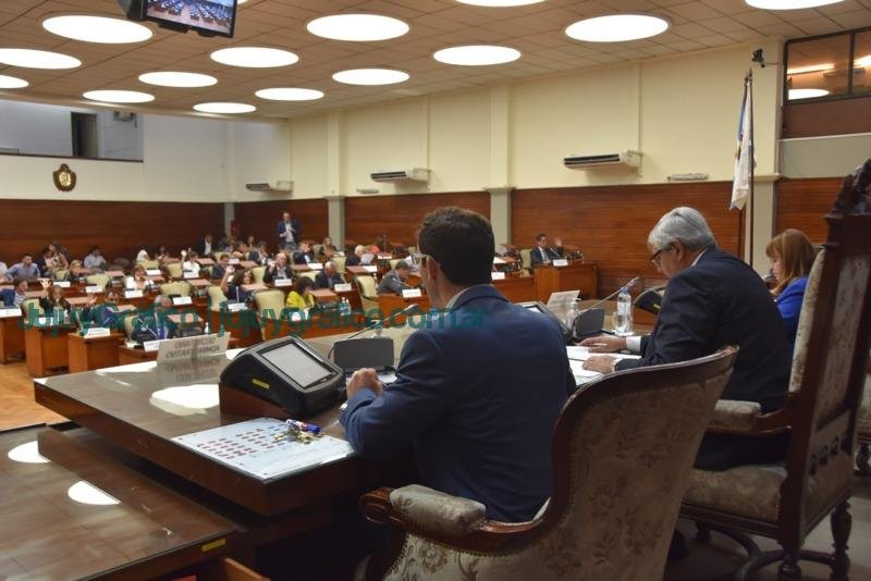 Legisladores le aprobaron el Presupuesto 2023 a Morales 5 Legisladores le aprobaron el Presupuesto 2023 a Morales 5