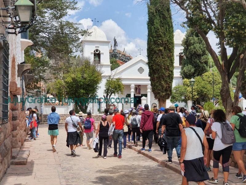 Más de 15 mil turistas en Jujuy durante el último fin de semana largo del año 2 Mas de 15 mil turistas en Jujuy durante el ultimo fin de semana largo del ano Humahuaca