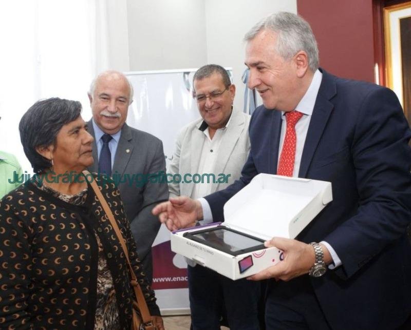 Morales entregó tablets en Ledesma 11 Morales entrego tablets en Ledesma 5