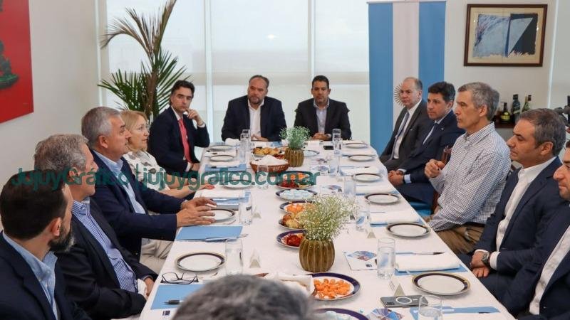 Morales invitó a empresarios de Panamá a invertir en Jujuy 1 Morales invita a empresarios de Panamá a invertir en Jujuy