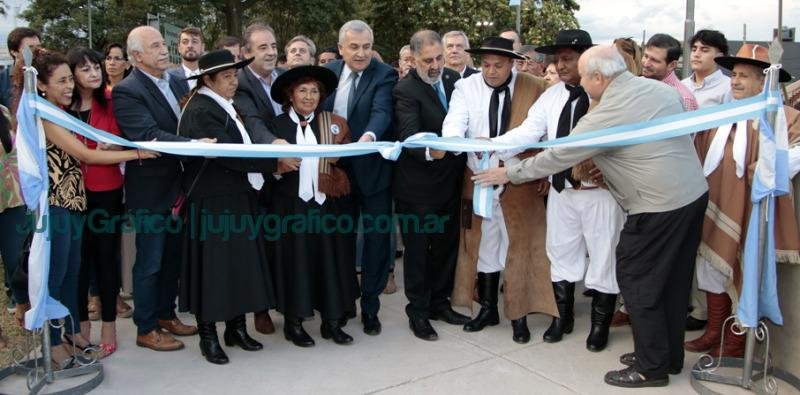 Se inauguro el monumento al General Manuel Eduardo Arias 1
