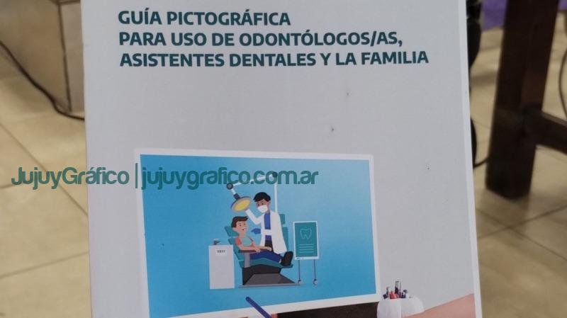 Se presentó la Guía Pictográfica para la atención odontológica a personas con discapacidad 13 Se presento la Guia Pictografica para la atencion odontologica a personas con discapacidad 1
