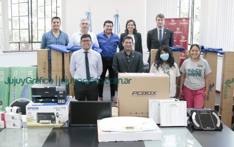 Equipamiento para descentralizar los servicios de salud 2 Equipamiento para descentralizar los servicios de salud San Salvador de Jujuy2