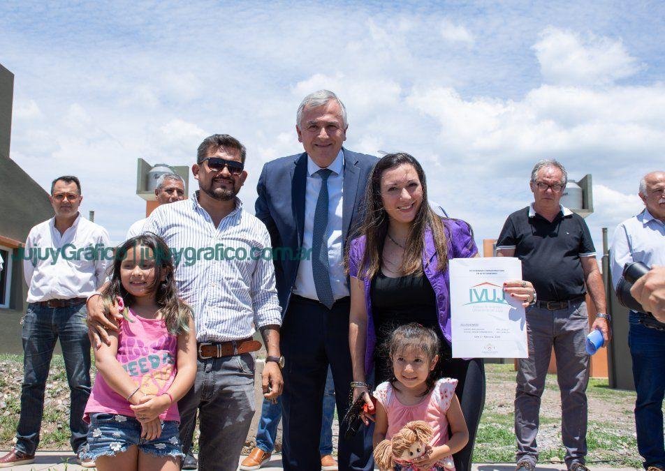 Gerardo Morales entrego 32 viviendas en Alto Comedero 1