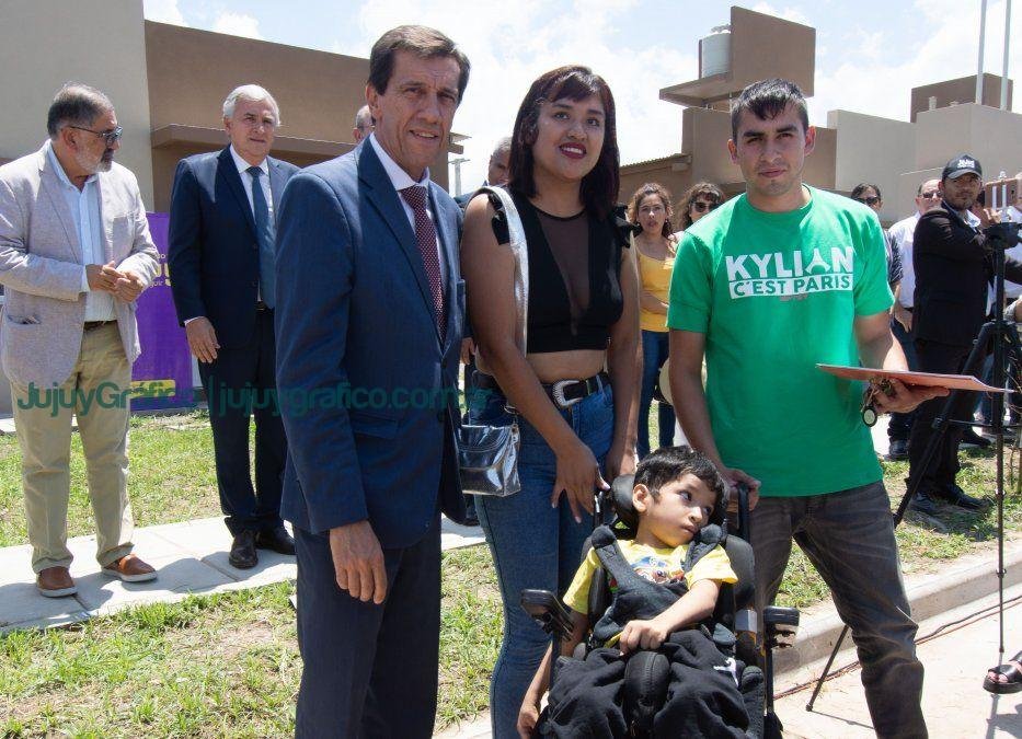 Gerardo Morales entregó 50 viviendas construidas con recursos provinciales 6 Morales entrego 50 viviendas construidas con recursos provinciales 01