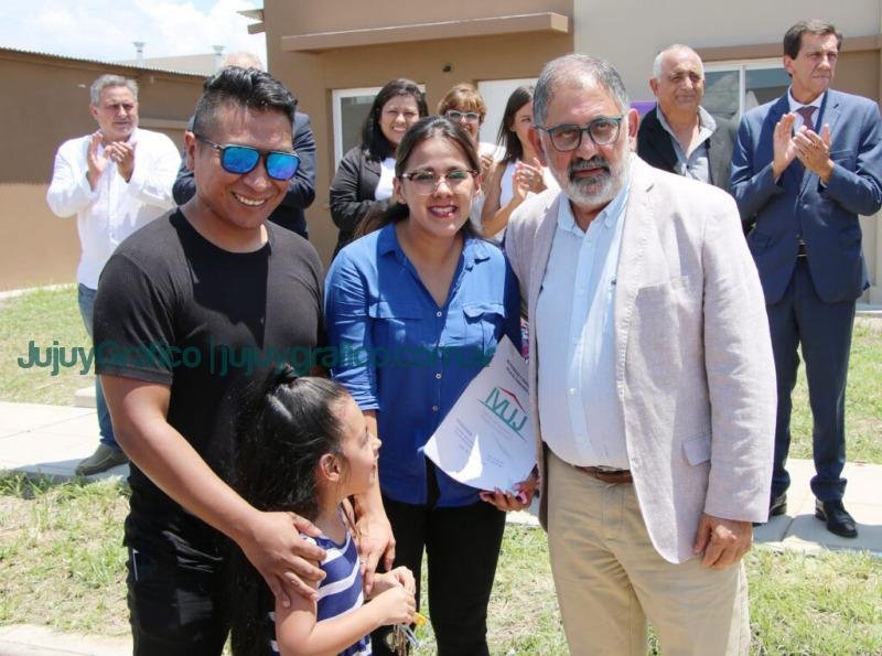 Gerardo Morales entregó 50 viviendas construidas con recursos provinciales 9 Morales entrego 50 viviendas construidas con recursos provinciales 07