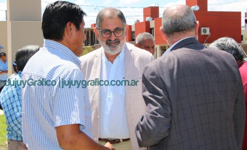 Morales entrego 50 viviendas construidas con recursos provinciales 09