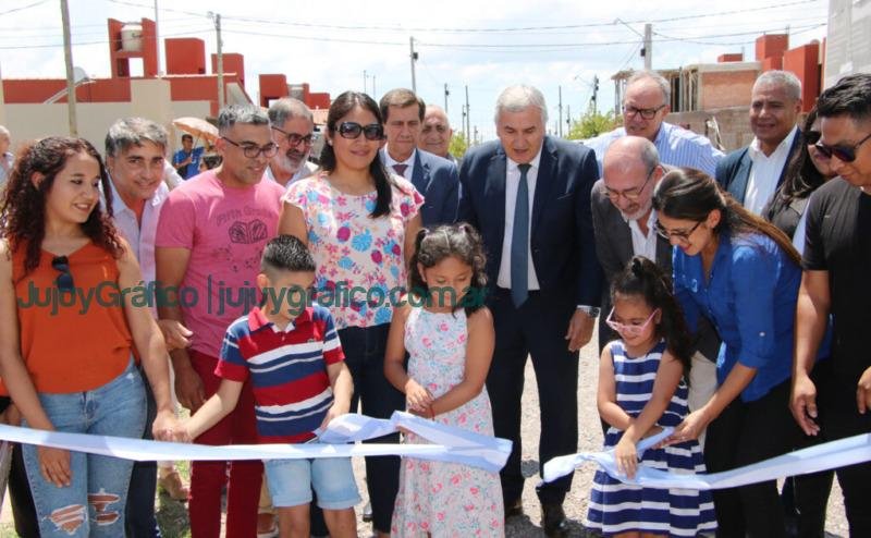 Gerardo Morales entregó 50 viviendas construidas con recursos provinciales 2 Morales entrego 50 viviendas construidas con recursos provinciales 11