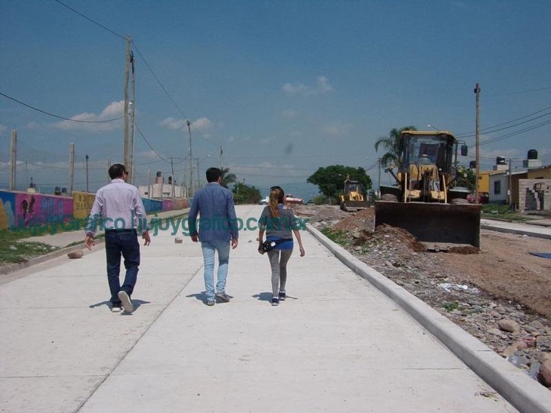Avance del 15% del pavimento de la Avenida La Intermedia de Alto Comedero 5 Avance del 15 del pavimento de la Avenida La Intermedia de Alto Comedero 1