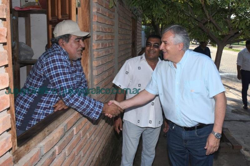 Gerardo Morales inauguro adoquinado e iluminacion en Vinalito 2