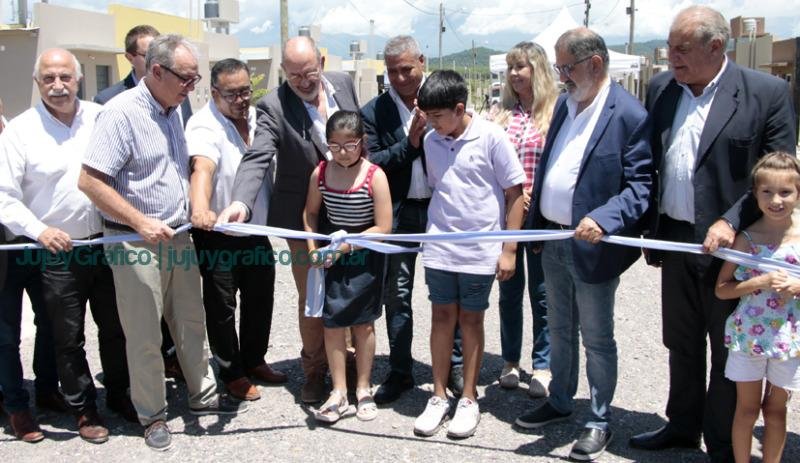 Se entregaron 30 nuevas viviendas en Alto Comedero 30 Se entregaron 30 nuevas viviendas en Alto Comedero 7