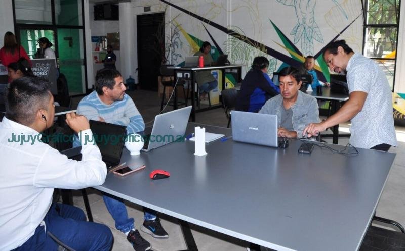 San Salvador de Jujuy: Emprendedores se capacitan en Impresión 3D 3 Emprendedores se capacitan en Impresion 3D 1