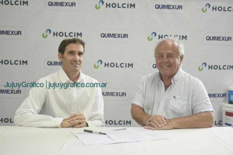 Holcim ingresó al mercado de membranas líquidas y pinturas 1 Firma CEO de Holcim en Argentina Christian Dedeu y el director general de Quitam S.A. Alberto Ragazzini