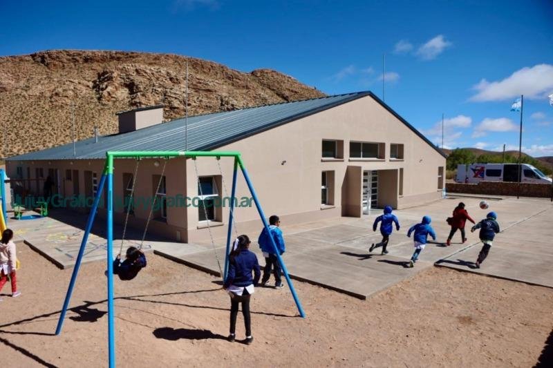 Gerardo Morales inauguró la Escuela Primaria N° 462 de Lipán de Moreno Cierre de escuelas rurales en Jujuy: preocupación por los derechos educativos
