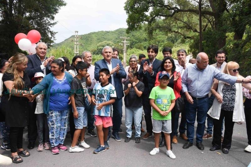 Gerardo Morales inauguro pavimentacion en Lozano 2