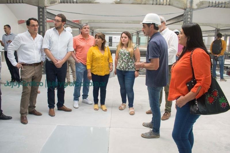 Visita de concejales y funcionarios al Mercado Municipal 6 de Agosto 1 Visita de concejales y funcionarios al Mercado Municipal 6 de Agosto 4