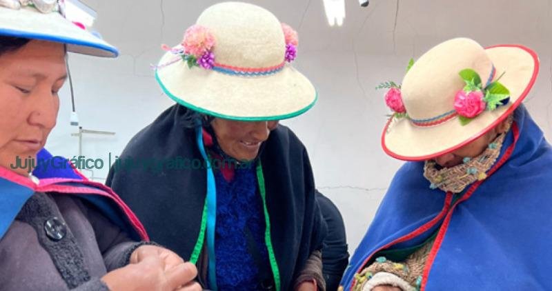 10 grupos de tejedoras de los valles de altura la quebrada y la puna jujenas presentan sus trabajos en Tilcara 2