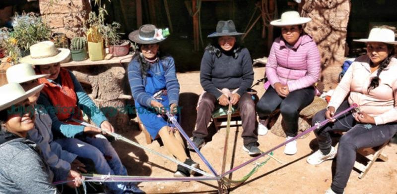 10 grupos de tejedoras de los valles de altura la quebrada y la puna jujenas presentan sus trabajos en Tilcara 5