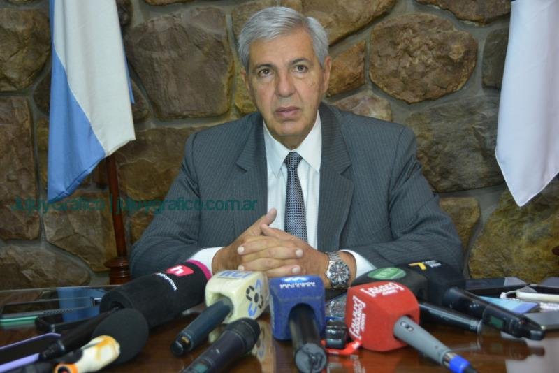 Carlos Haquim: “Mi compromiso es cumplir con la función para lo que la gente me elige” 12 Carlos Haquim Mi compromiso es cumplir con la funcion para lo que la gente me elige