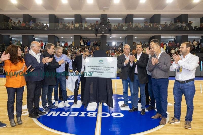 Estadio colmado en la reinauguración de la Federación de Básquet 2 Estadio colmado en la reinauguracion de la Federacion de Basquet 1
