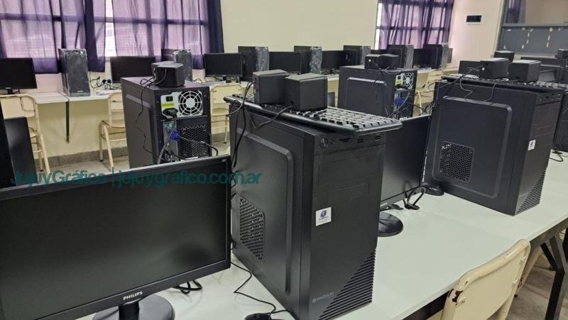 Inauguraron el Centro Informatico de la ETP N°1 Gral. Aristobulo Vargas Belmonte 4