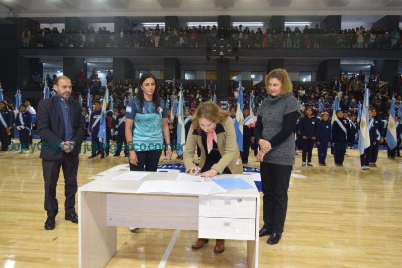 Juegos Escolares 2023: Sadir y Bovi dieron inicio oficial 4 Sadir y Bovi dieron inicio oficial a los Juegos Escolares 2023 01