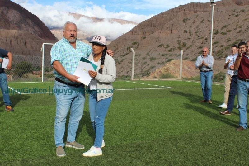 Se entregó certificados de 53 lotes en Chalala y un terreno a Purmamarca 3 Se entrego certificados de 53 lotes en Chalala y un terreno a Purmamarca 2
