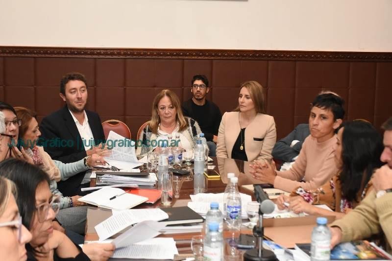 Autoridades del Colegio de Magistrados y jueces hicieron aportes a la reforma constitucional 3 Autoridades del Colegio de Magistrados y jueces hicieron aportes a la reforma constitucional 34